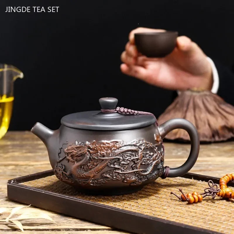 180ml Chinese Yixing Purple Clay Tea Pot Hand-carved Dragon Pattern Teapot Zisha Filter Teaware Customized Beauty Tea Infuser